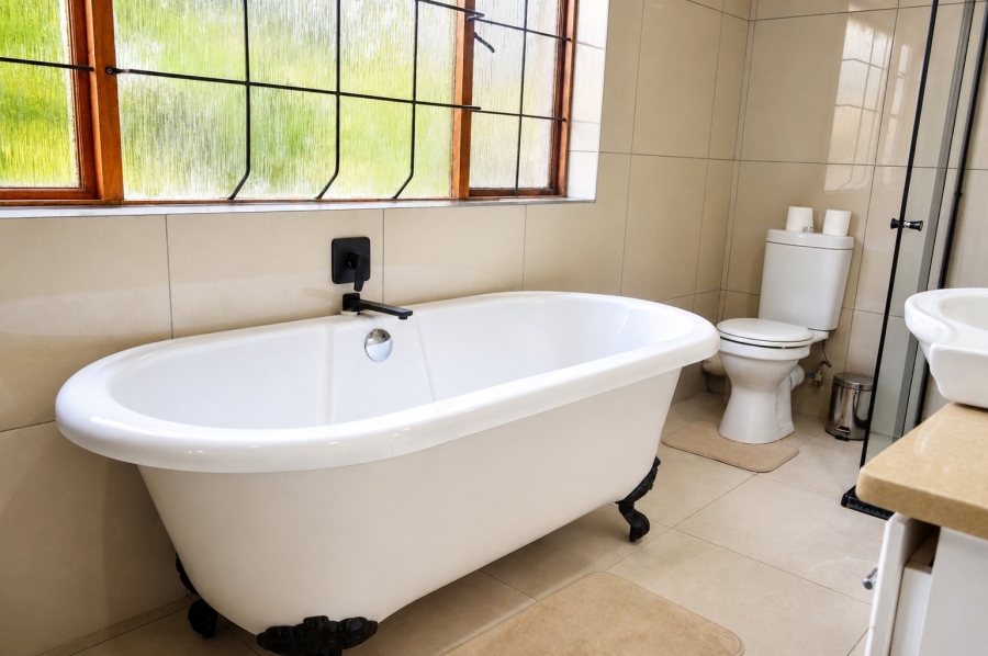 5 Bedroom Property for Sale in Wilkoppies North West